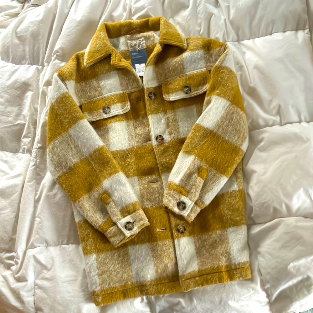 Super cozy shacket!never worn. Tags on